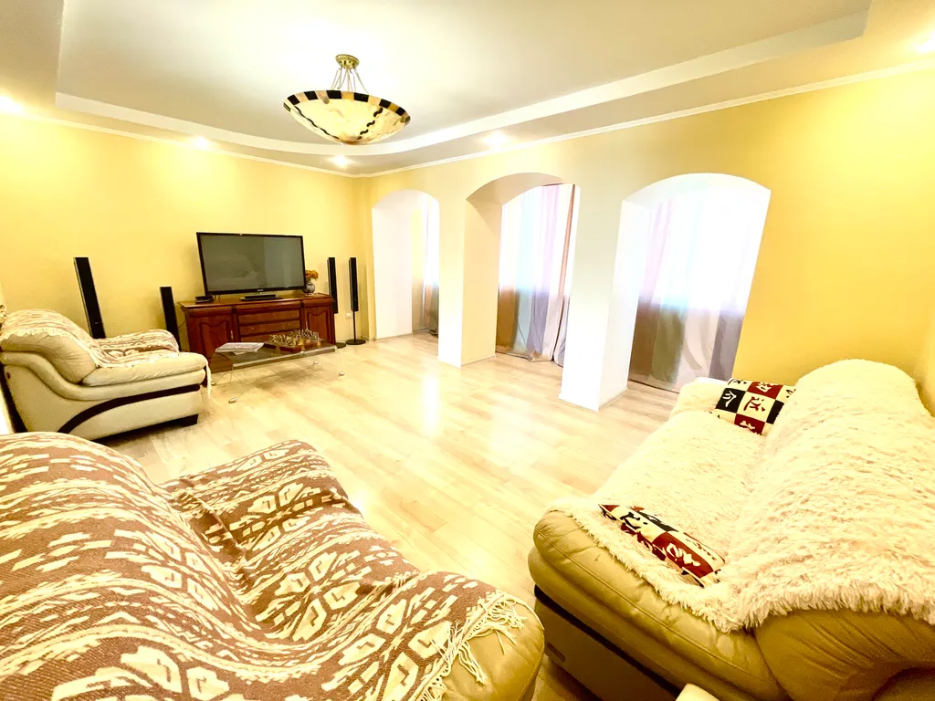 Большой коттедж - Lucky Home в центре с видом на  Золотой Рог