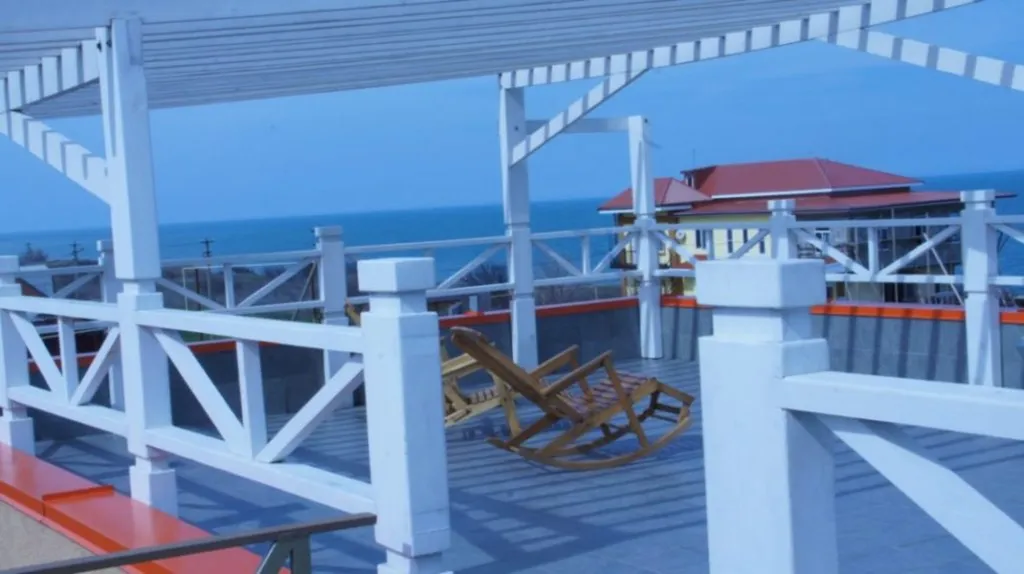 Квартира 3-комнатная Квартира — Кучугуры