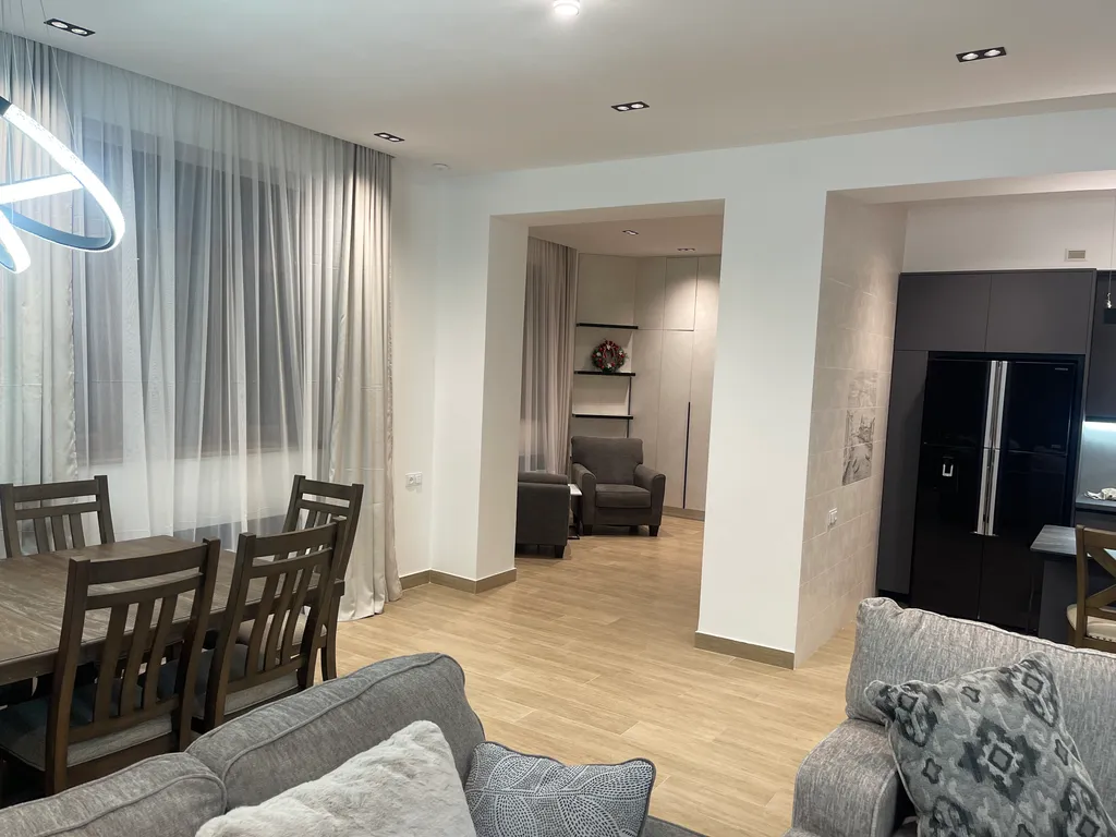 Роскошная вилла с бассейном и с видом на Арарат