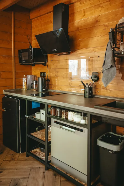 Барнхаус с панорамными окнами и банным чаном фурако