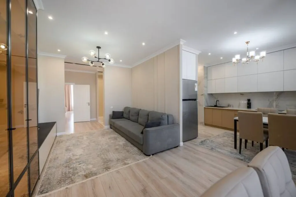 Роскошные апартаменты с видом на горы и на озеро