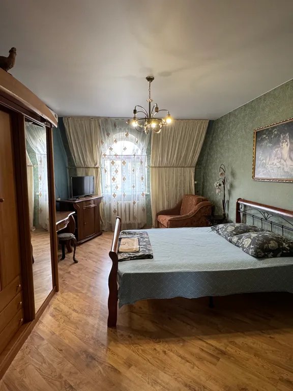 Коттедж 4-комнатный Дом — Евпатория