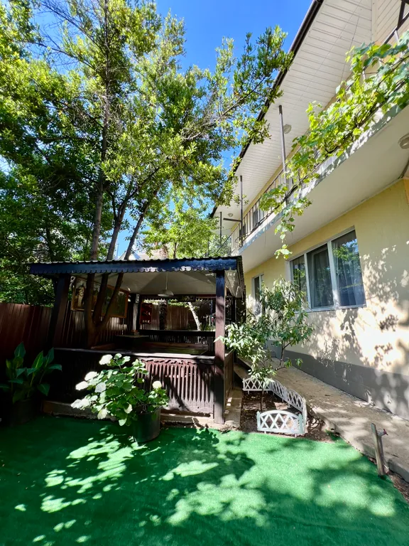 Коттедж Этаж дома возле моря — Ялта