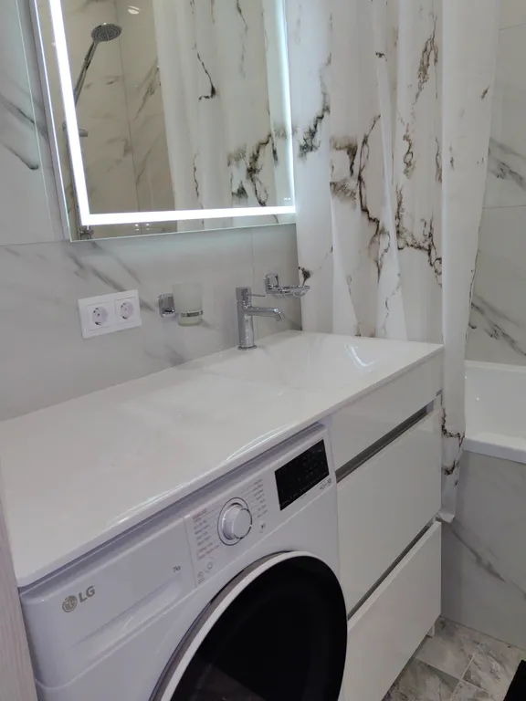 Просторная квартира в новом жилом комплексе на берегу моря