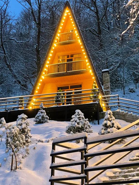 А-Дом с видом на горы по дороге на озеро Рица