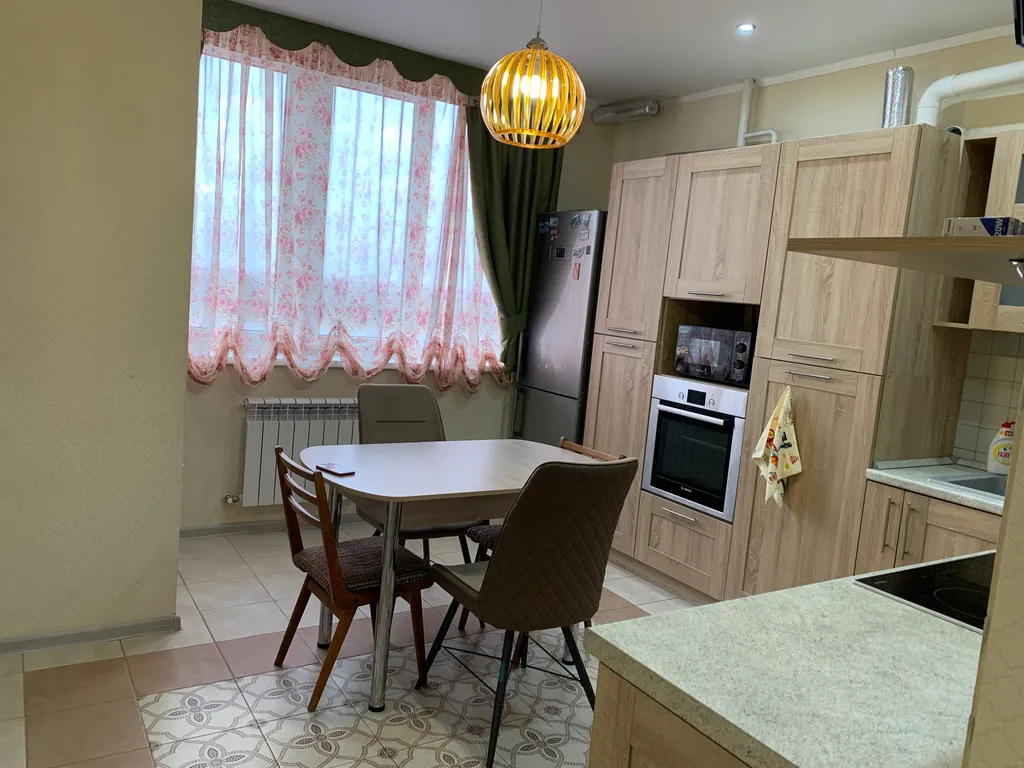 Однокомнатная квартира с видом на Волгу