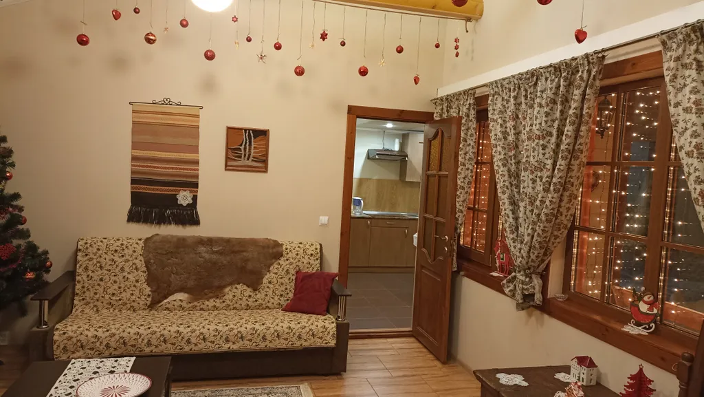 Дом на берегу реки