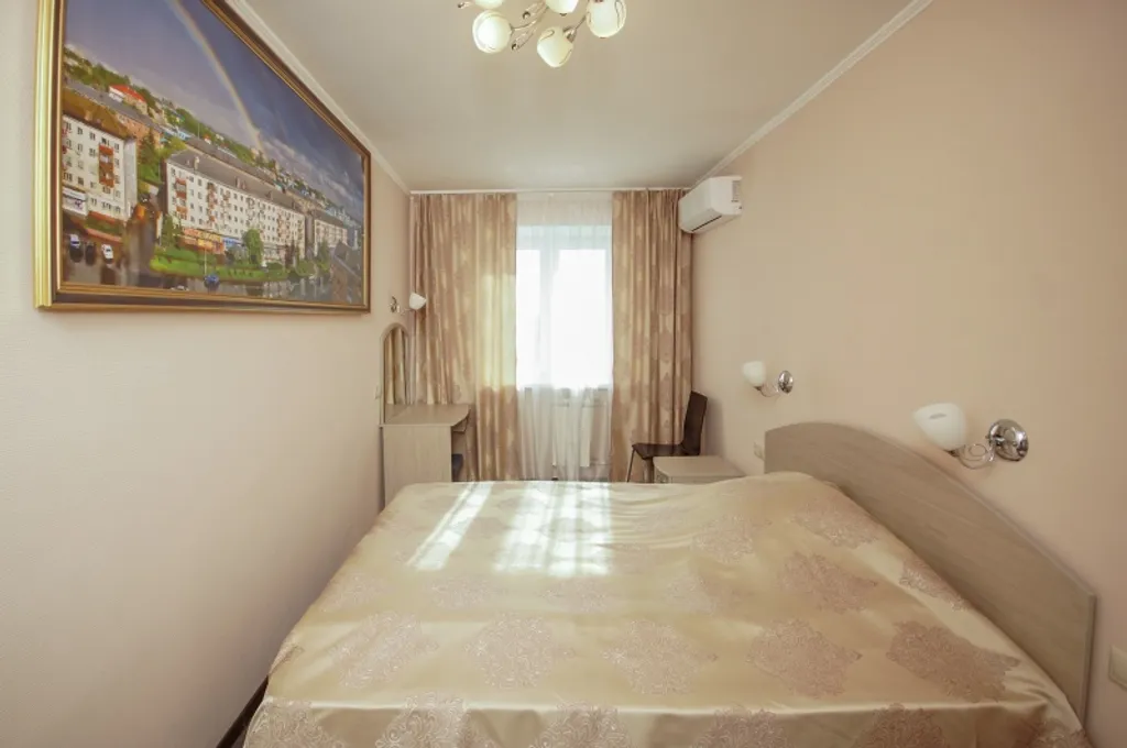 Квартира Вместительная двушка у вокзала и набережной — аренда посуточно в Омск