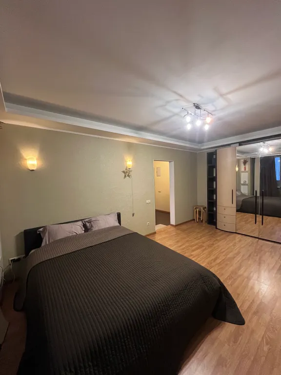 Просторная, светлая чистая квартира — аренда посуточно в Московский