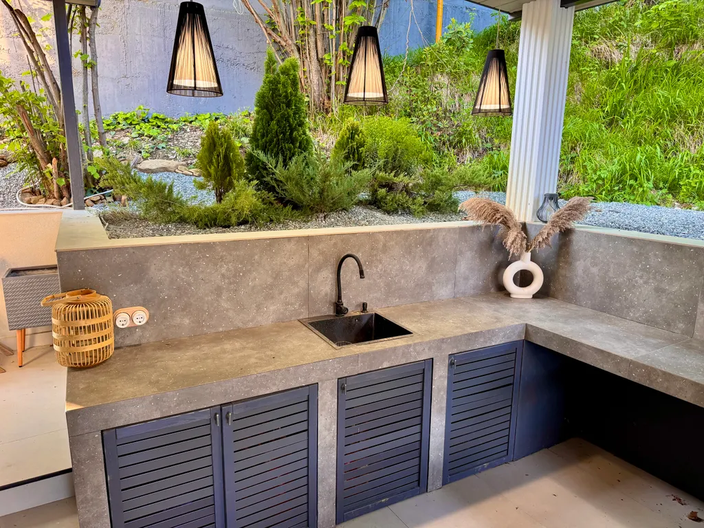 Дом у моря в Сочи с бассейном, камином на дровах и сауной