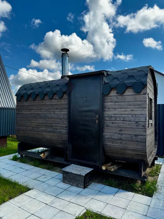 Дом-шалаш A-frame с большим глубоким бассейном и баня на дровах