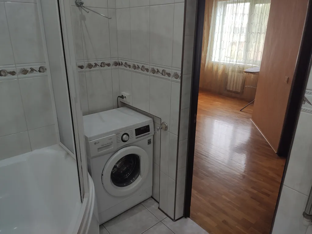 Дом в спальном районе