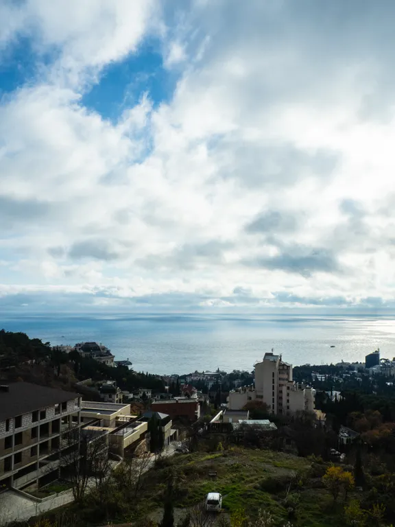 Уютная студия с видом на море и город