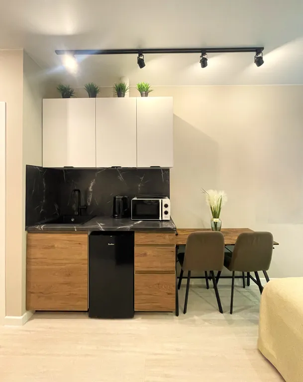 Апартаменты с балконом и видом на сосновый парк рядом с морем