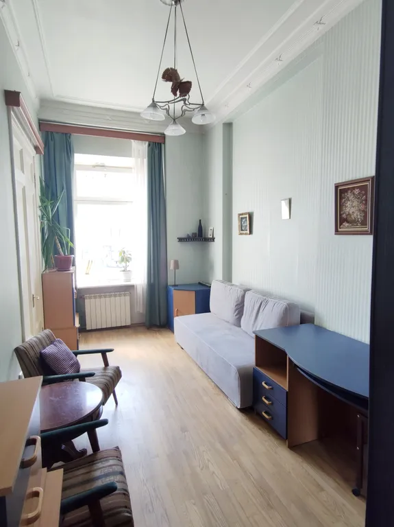 Квартира Квартира с видом на фонтан и анфиладой из трех комнат в центре города — Санкт-Петербург