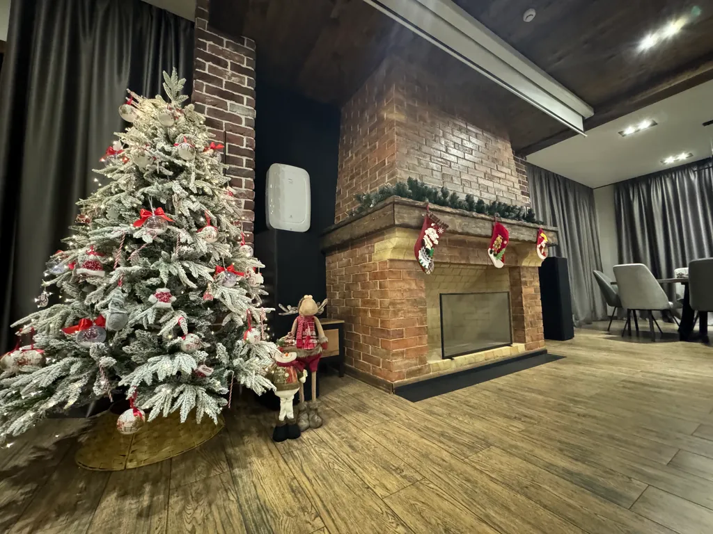 Дом в стиле лофт с камином