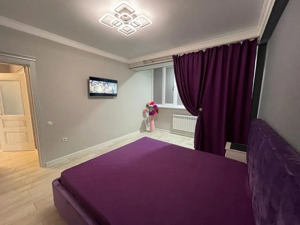 Двухкомнатная квартира с дизайнерским ремонтом