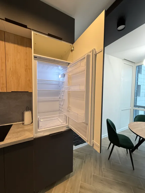 Уютная квартира с панорамными окнами и джакузи