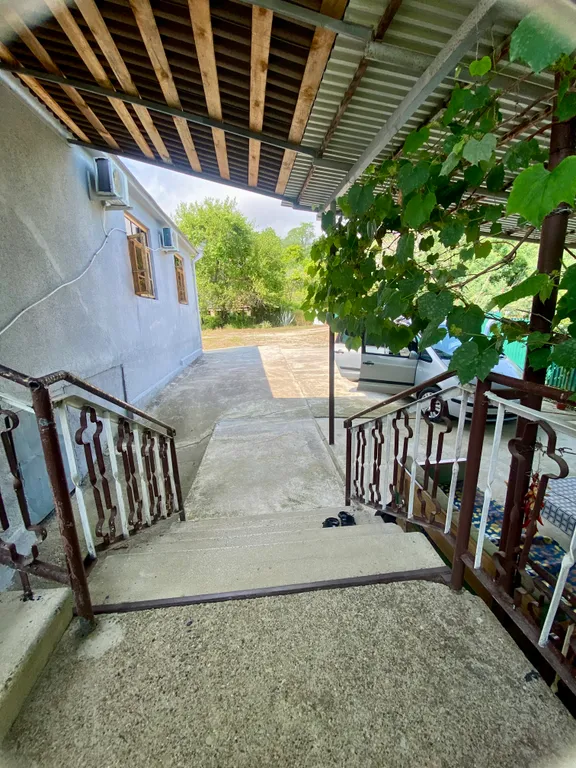 Эконом просторный номер с кондиционером с удобствами на этаже