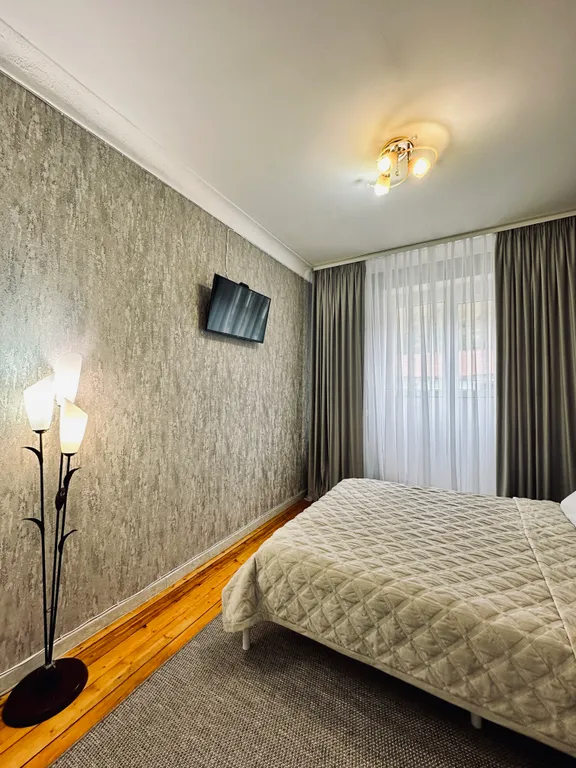 Уютная квартира в центре города с видом на горы