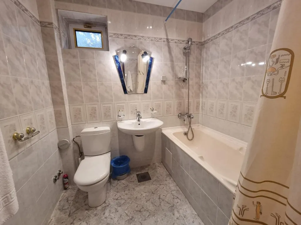 Вилла с бассейном и видом на море