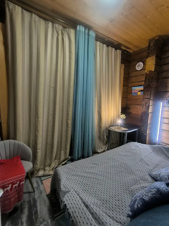 Атмосферный уютный экокоттедж из кедра с прудом