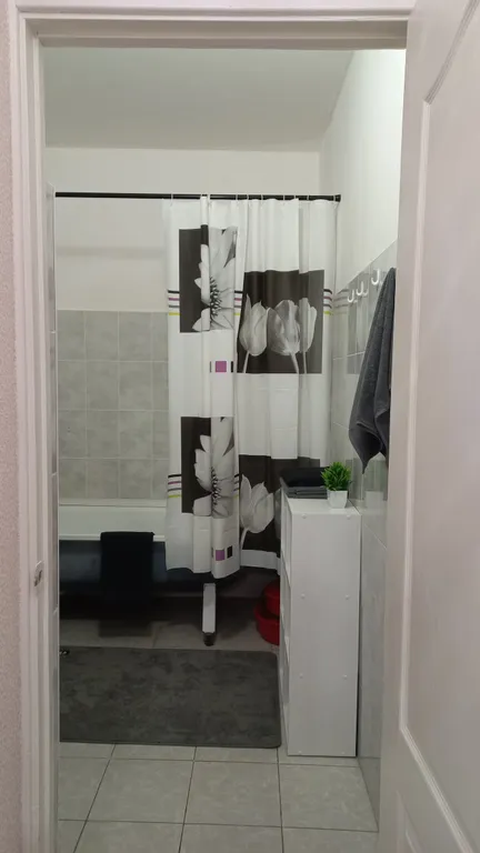 Квартира Светлая просторная квартира в спальном районе города — Советский