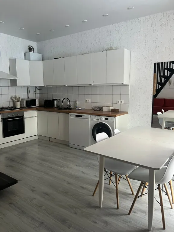 Коттедж Домик с яблонями — Москва