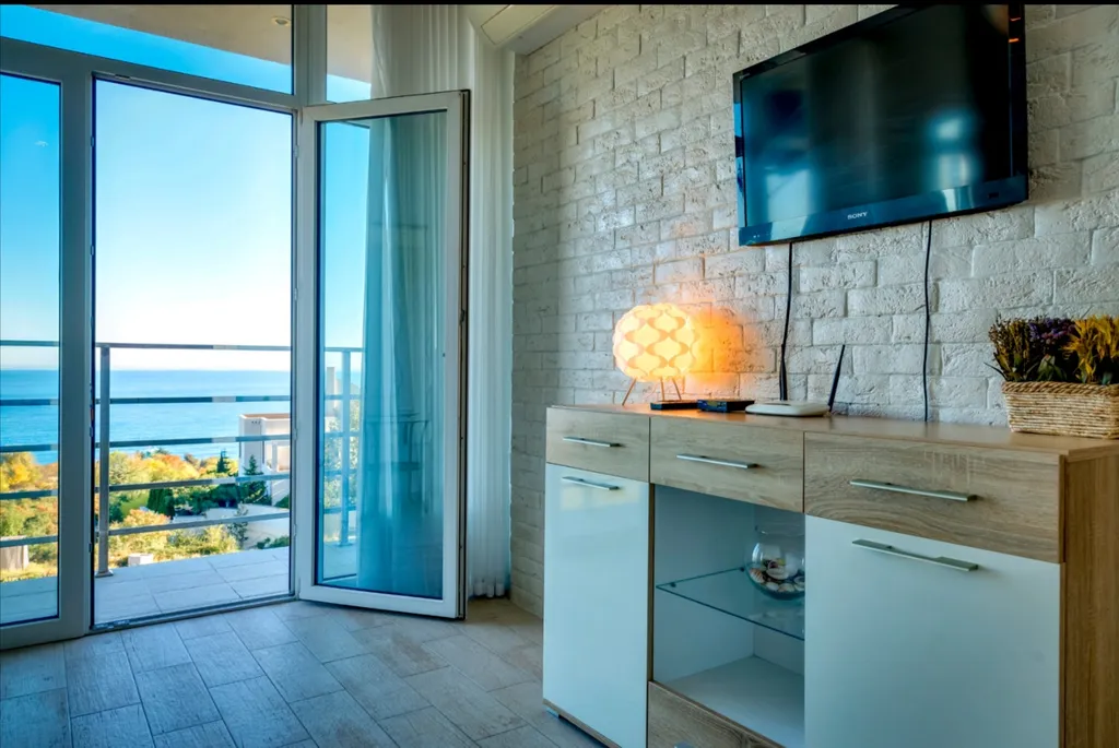 Студия с видом на море