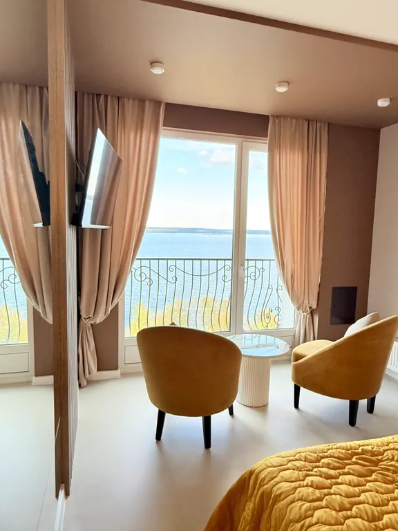 Квартира с видом на озеро