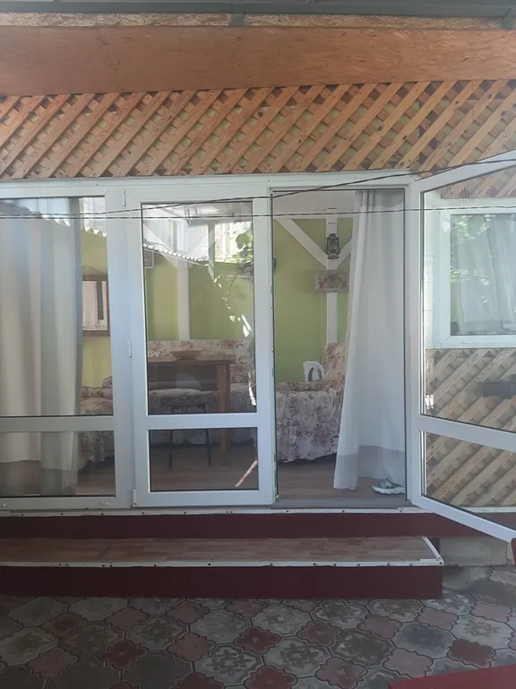 Уютный дом с двориком и беседкой у моря в Алуште