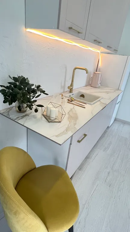 Новая двухкомнатная квартира с видом на море