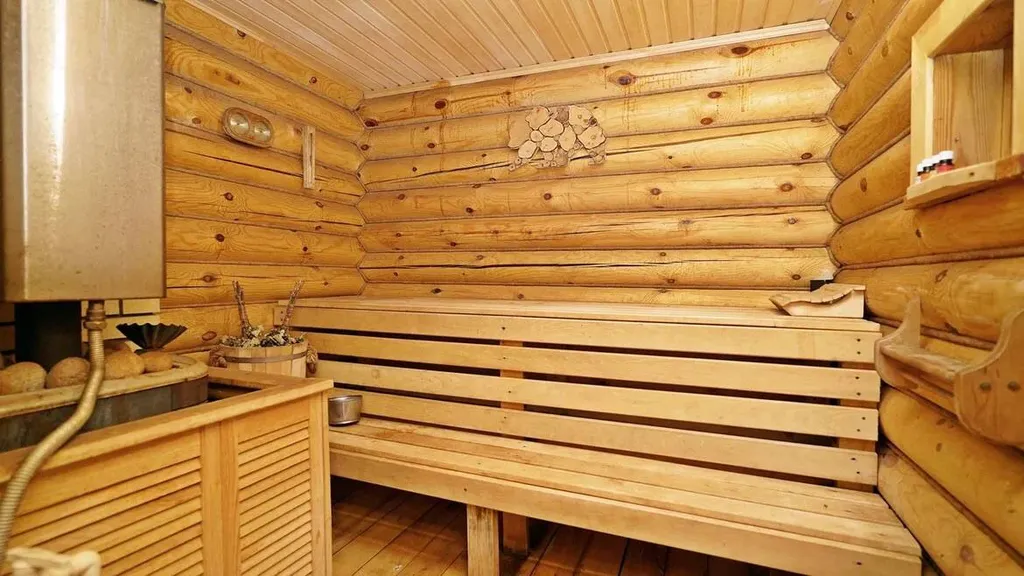 Домик вблизи леса