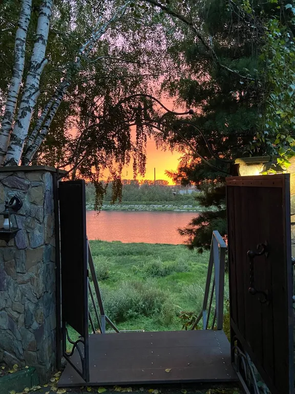 Уютный домик на базе отдыха у реки