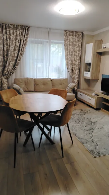 Евротрешка у ЖД вокзал и зоопарка