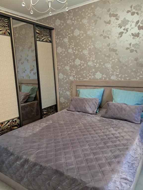 Квартира Уютная комфортабельная 3-комнатная квартира — Адлер