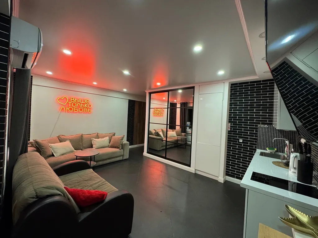 Красивая видовая студия с панорамой на 24 этаже