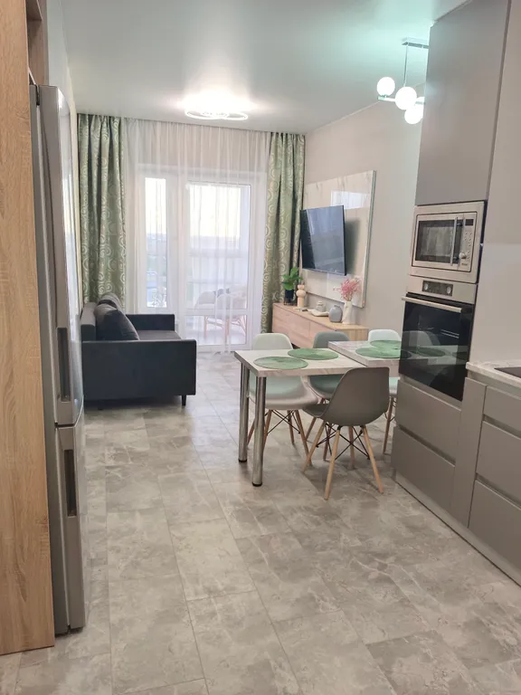 Уютная видовая современная квартира