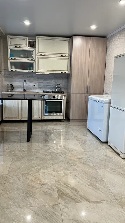 Частный дом за городом с видом на трассу и гору