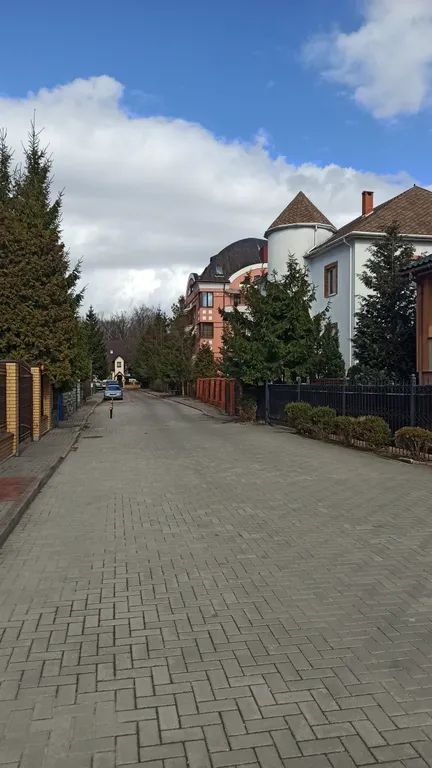 Квартира отдельная на первом этаже частного дома