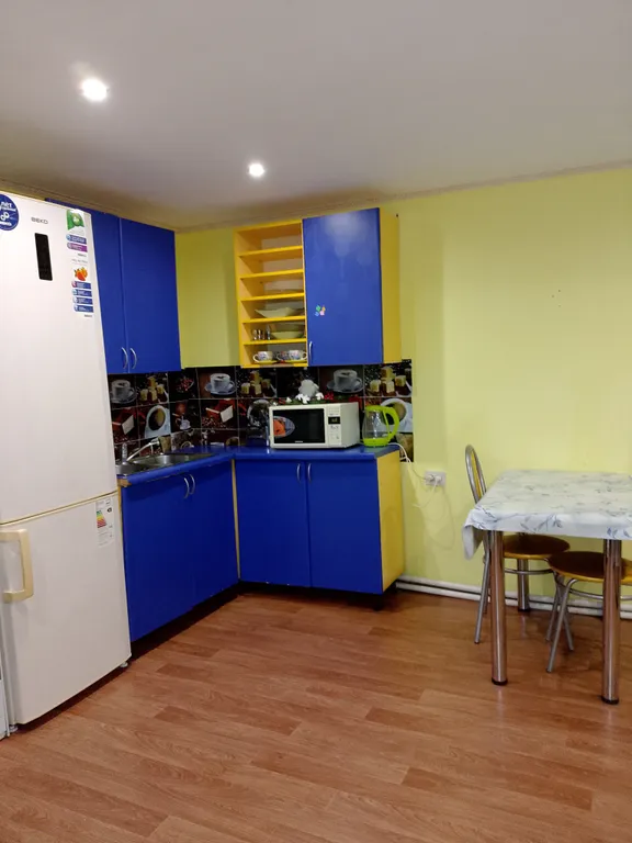 Частный дом с отдельным входом и двором