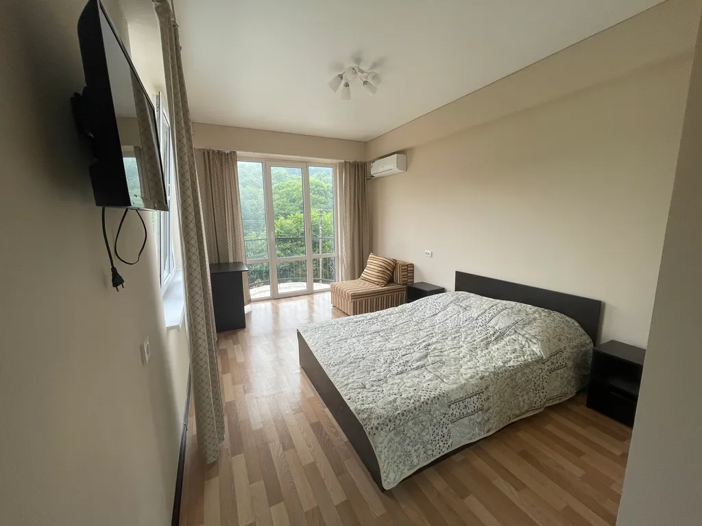 Квартира Просторный номер с уютным балконом — аренда посуточно в Якорная Щель