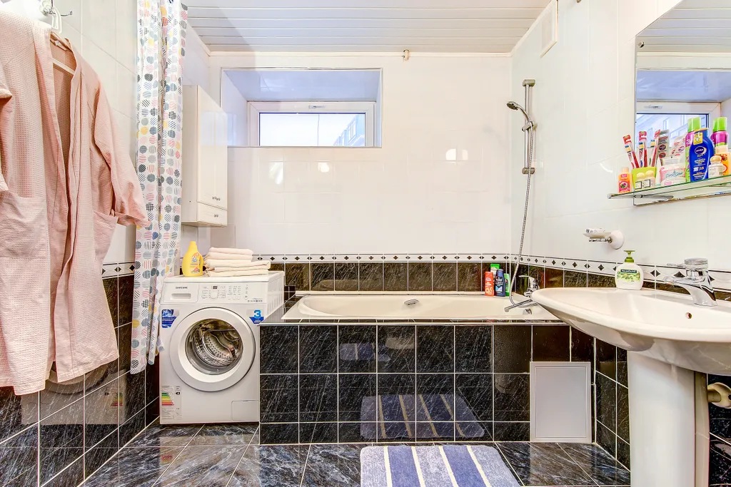 Большая 3-комнатная квартира с видом на Неву и корабли Центр города