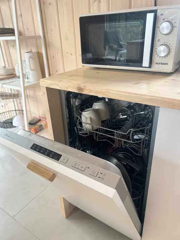 Уютный стильный новый дом с баней в окружении берёзовой рощи