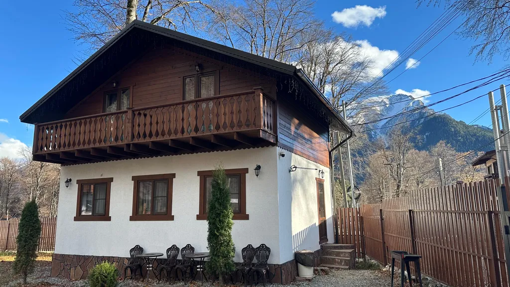 Коттедж Шале с видом на горы и реку Moon House Arkhyz — аренда посуточно в Архыз