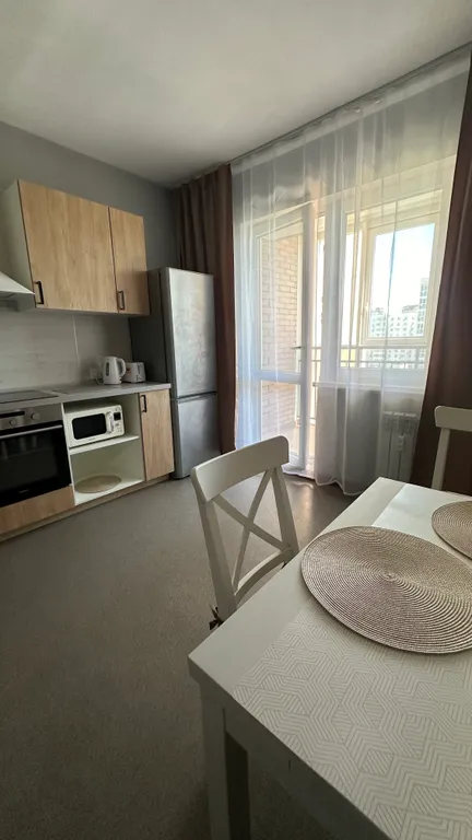 Просторная двухкомнатная квартира на набережной реки Амур