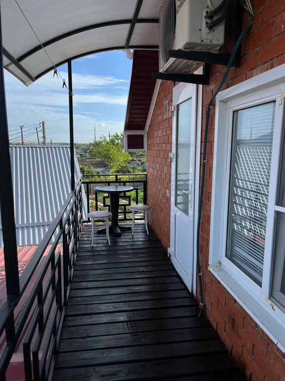 Двухклмнаиный пятиместный номер 100 метров до моря со своей кухней