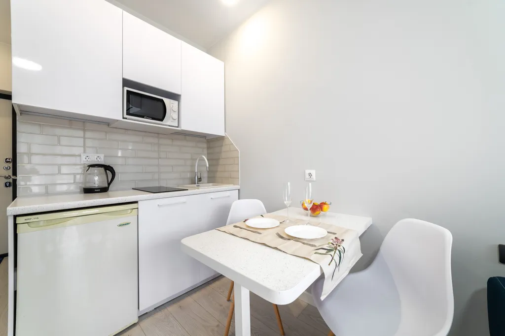 Новая светлая студия с балконом