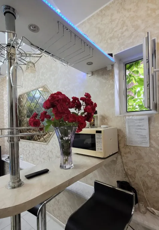 Студия с приятной синей подсветкой