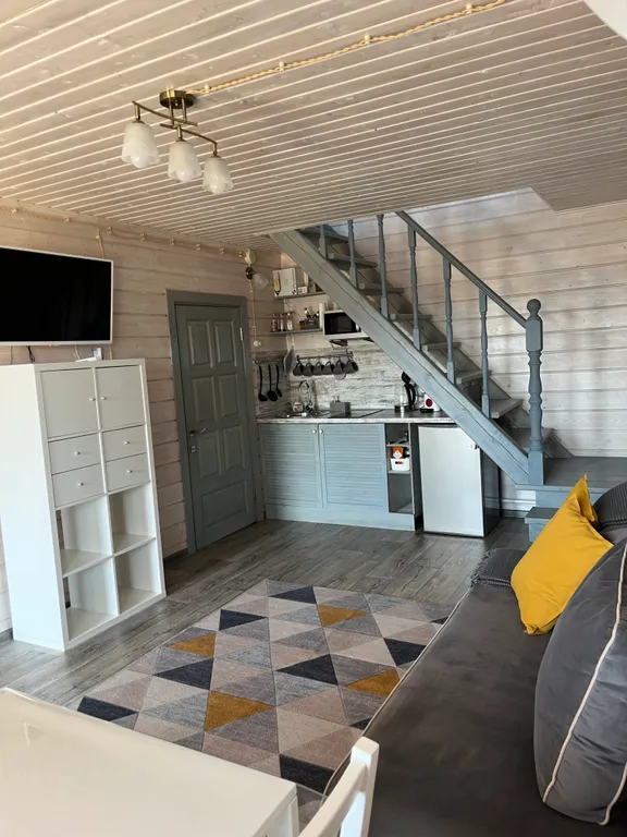 Благоустроенный дом на индивидуальной территории с видом на Байкал